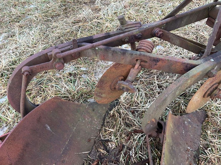 two-bottom-fordson-plow-image-12