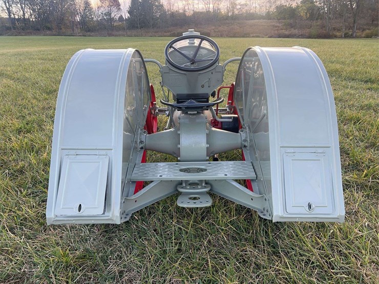 1926-fordson-tractor-image-4