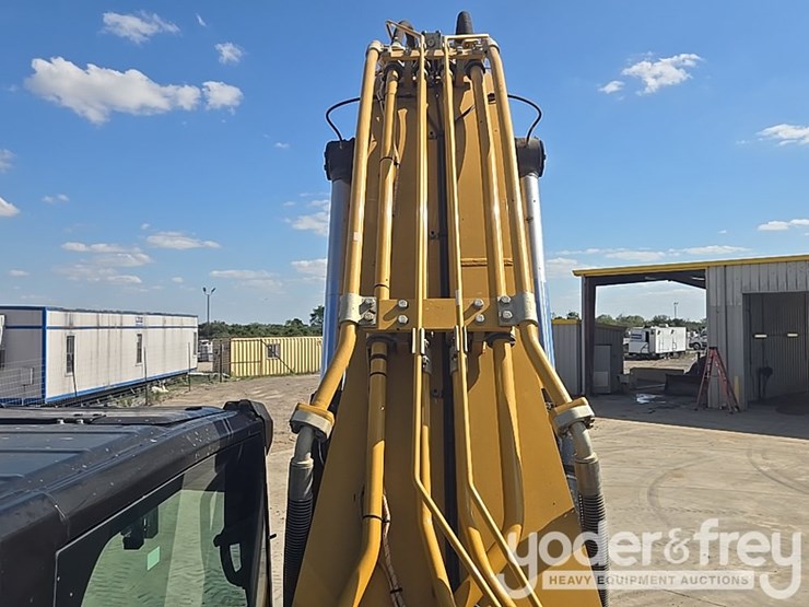 2019-caterpillar-336-image-82