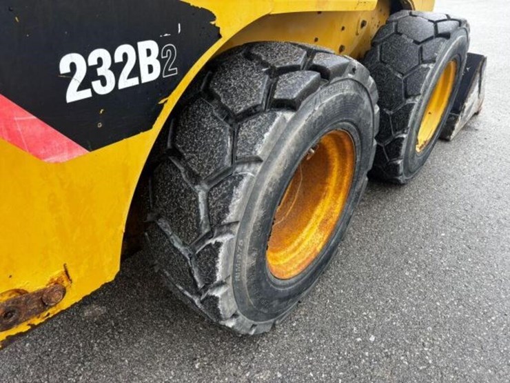 2009-caterpillar-232b2-image-68