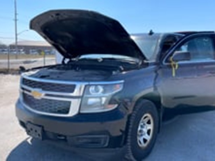 2019-chevrolet-suburban-image-9