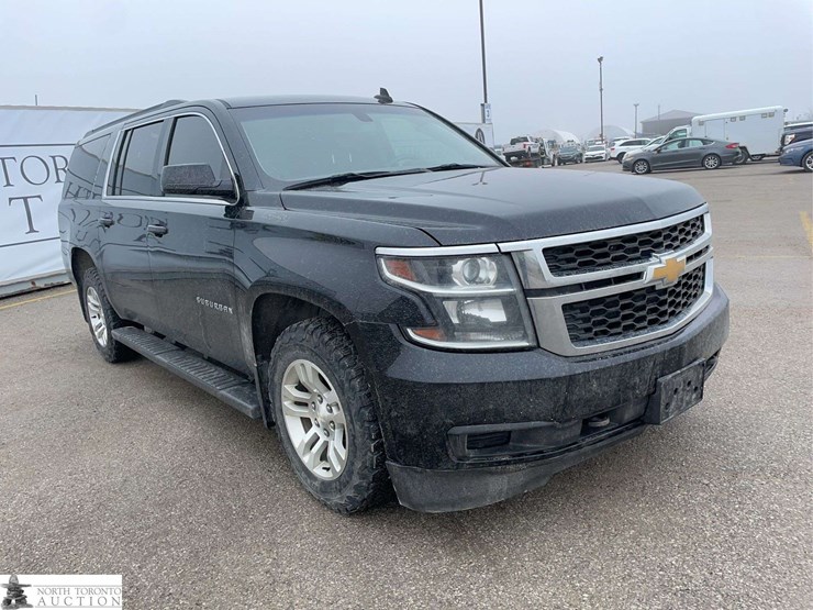 2018-chevrolet-suburban-image-3