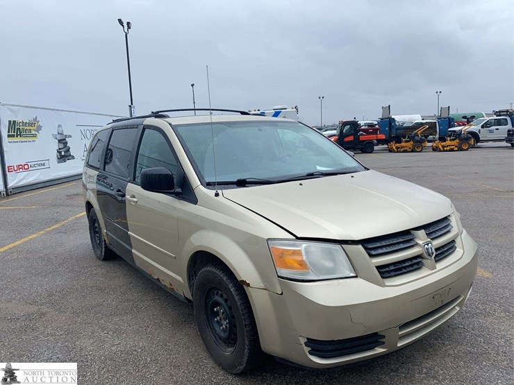 2010-dodge-grand-caravan-se-image-3