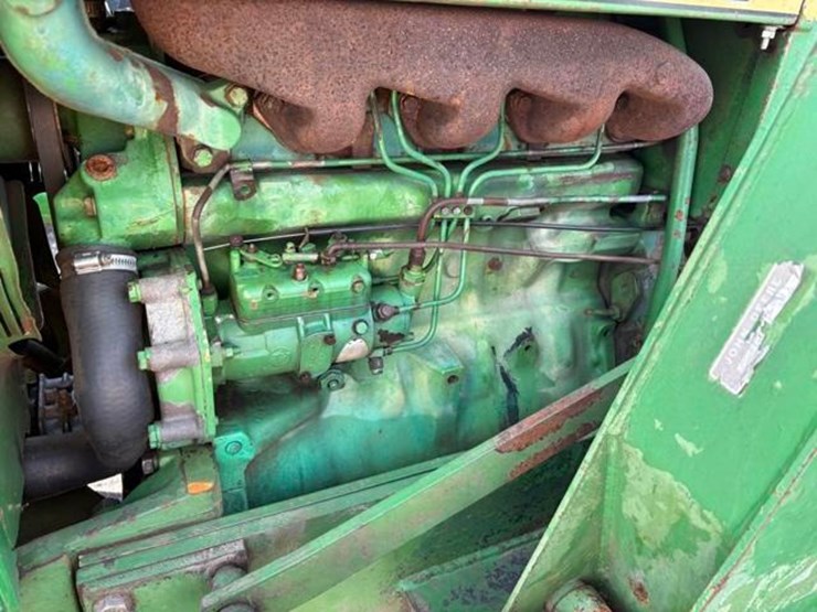 john-deere-2440-image-18
