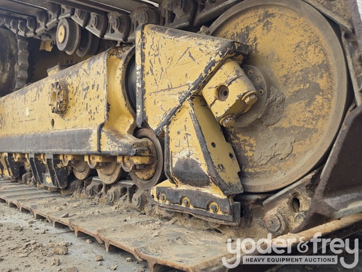2019-caterpillar-d6-lgp-image-21