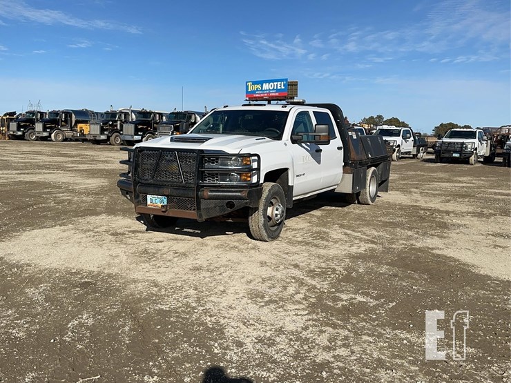 2019-chevrolet-3500-image-1