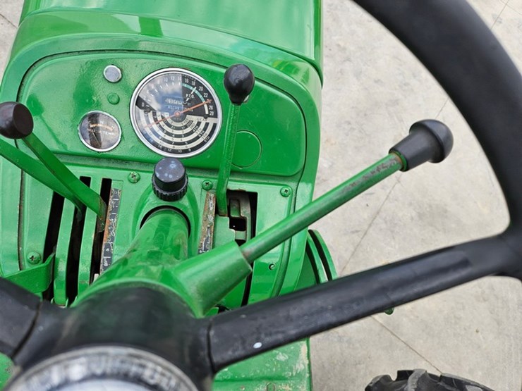 1961-john-deere-2010-image-25