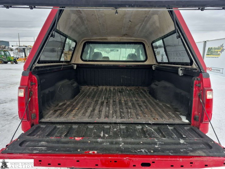 2010-ford-f250-image-25