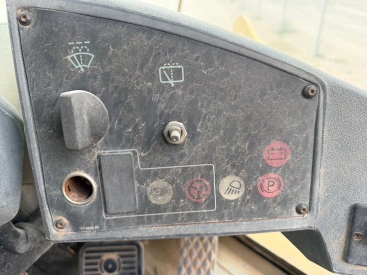 1998-caterpillar-938g-image-17