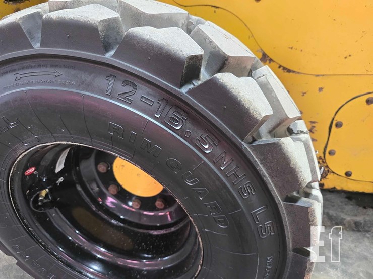 caterpillar-262d3-image-30