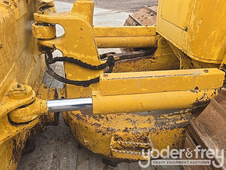 2014-komatsu-d61px-23-image-28