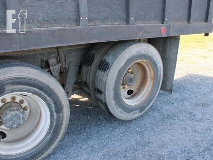 1995-peterbilt-330-image-6