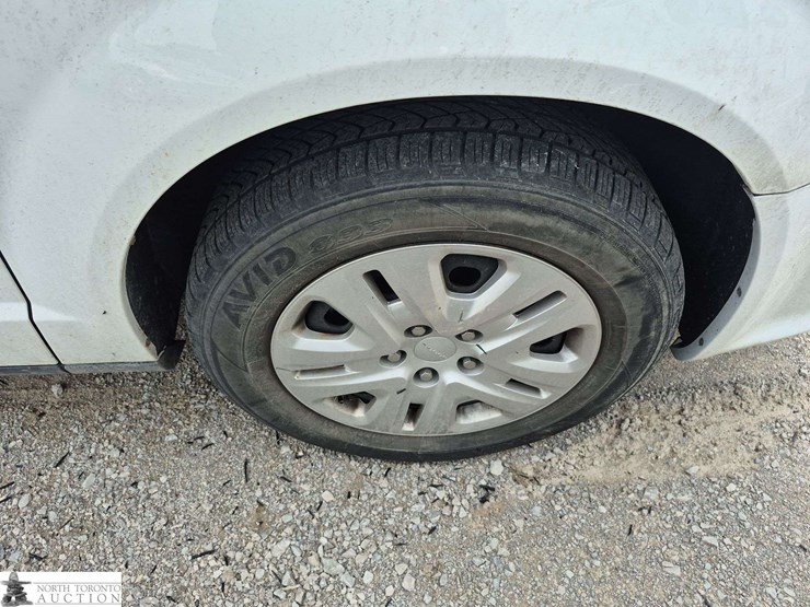 2020-dodge-grand-caravan-sxt-image-28