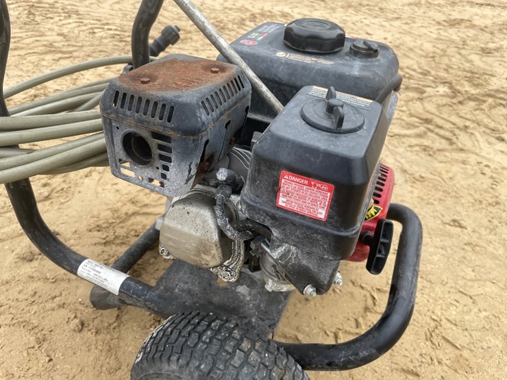 #3921-•-clean-machine-3,400-psi-pressure-washer-image-10