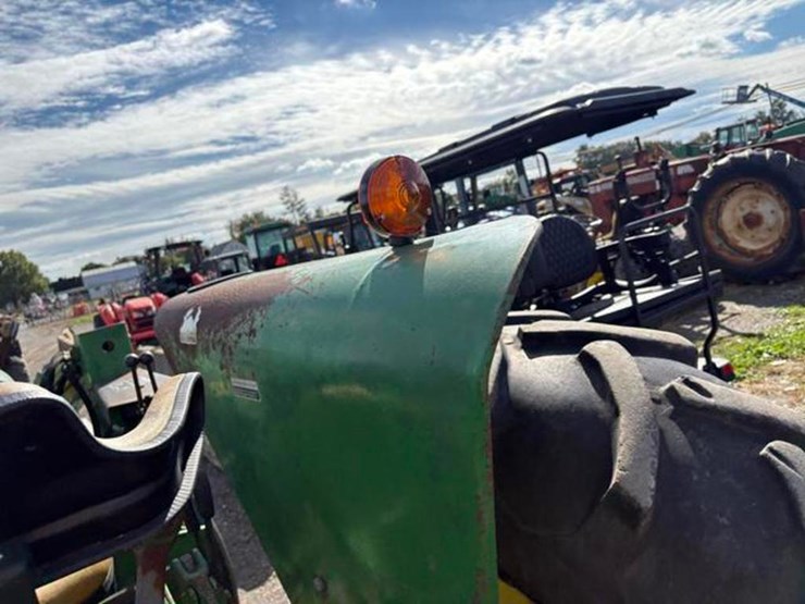 john-deere-2440-image-13