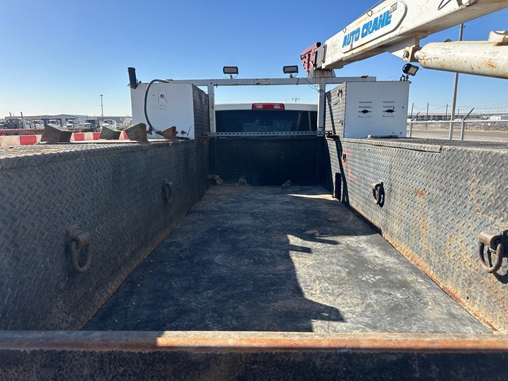 2014-dodge-5500-service-truck-image-6