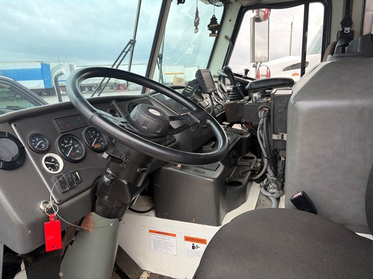 #31716-•-2009-crane-carrier-sanitation-truck-image-10