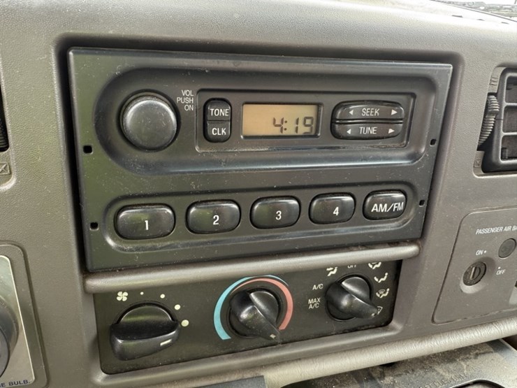 2001-ford-f550-xl-sd-image-34