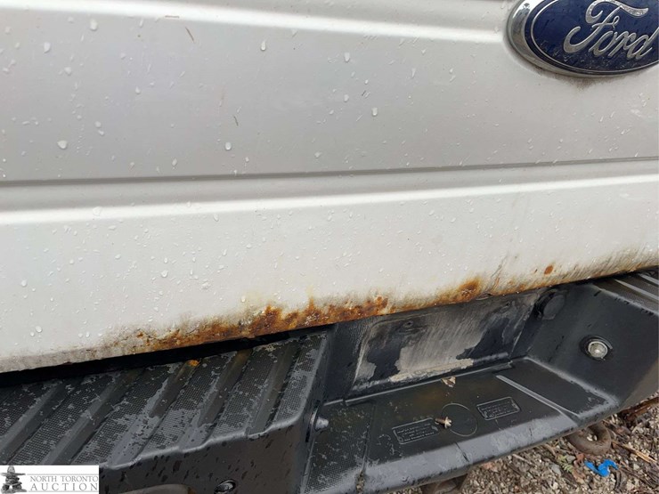 2014-ford-f150-image-26