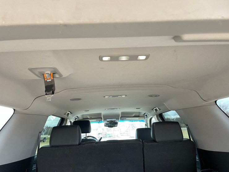 2015-chevrolet-suburban-image-63