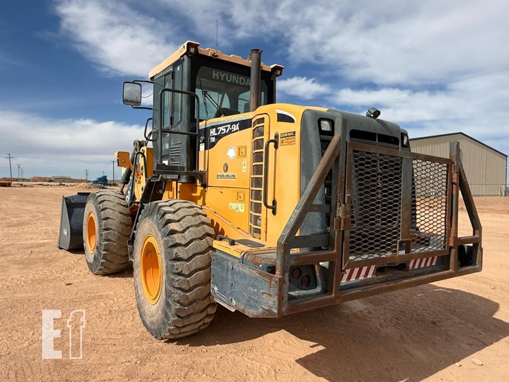 2014-hyundai-hl757tm-9a-image-3