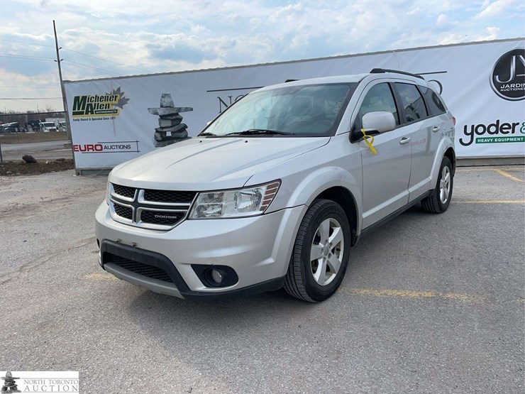 2011-dodge-journey-image-1