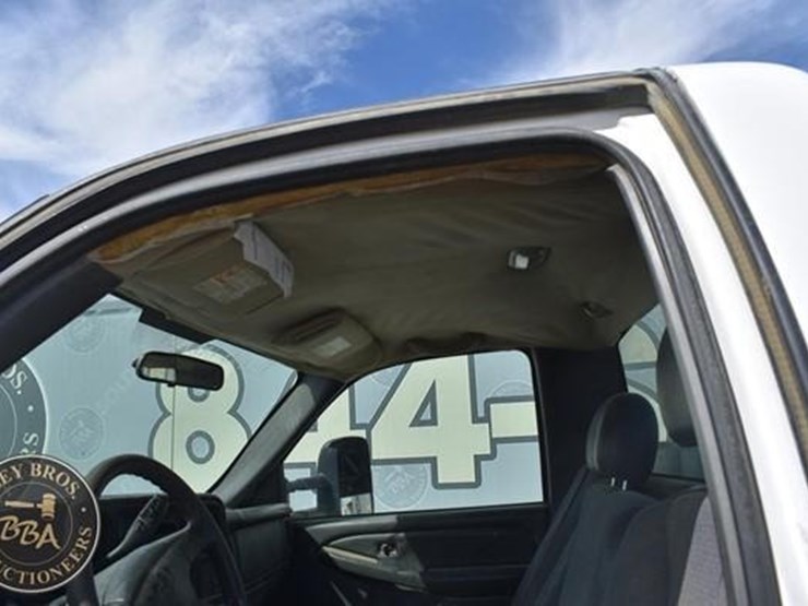 2007-chevrolet-3500-image-28