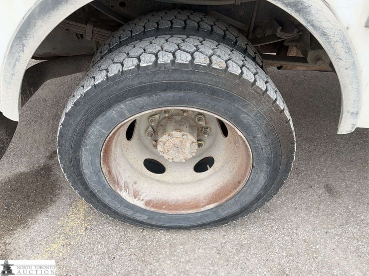 2013-ford-f450-image-21