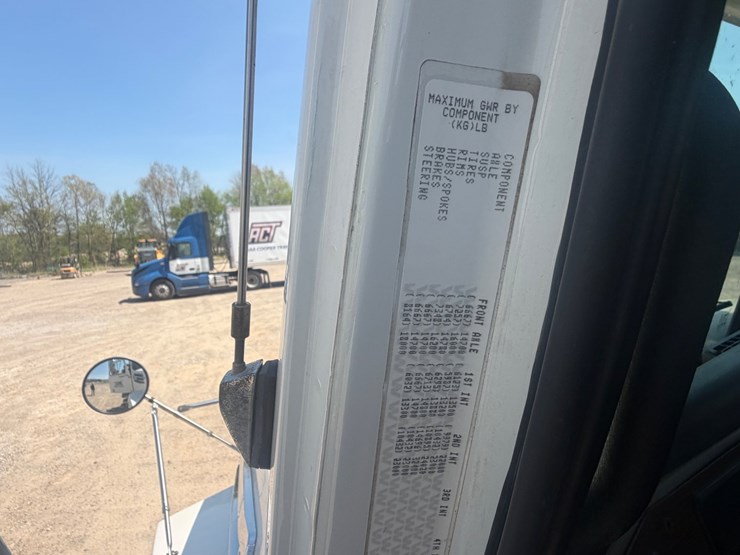 2016-western-star-4700-image-56