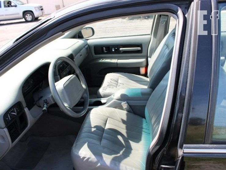 1995-chevrolet-impala-image-19