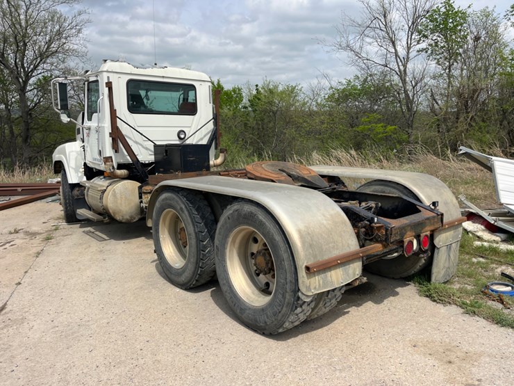 2006-mack-chn613-image-7