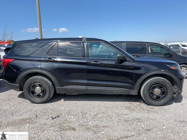 2020-ford-explorer-image-4