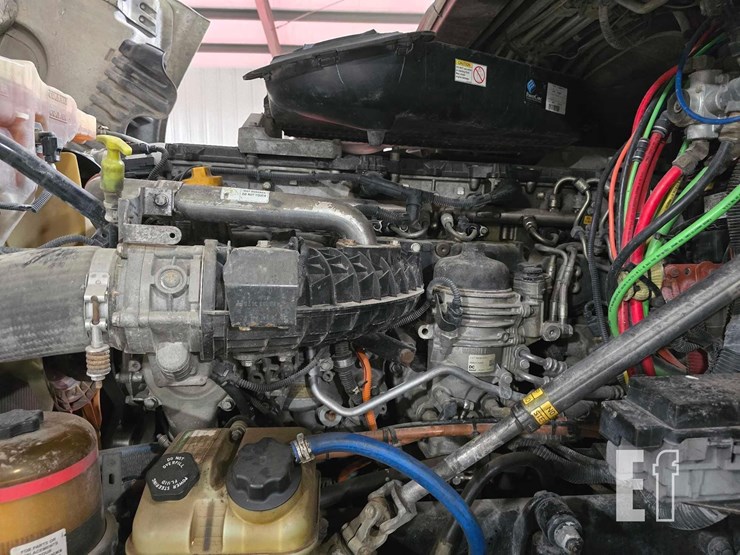 2016-freightliner-cascadia-125-image-24