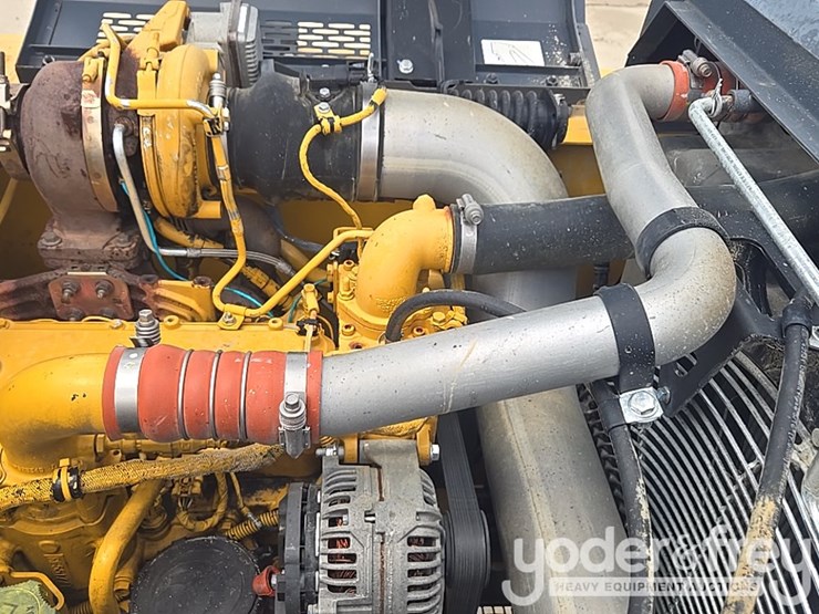 2017-deere-210g-lc-image-82