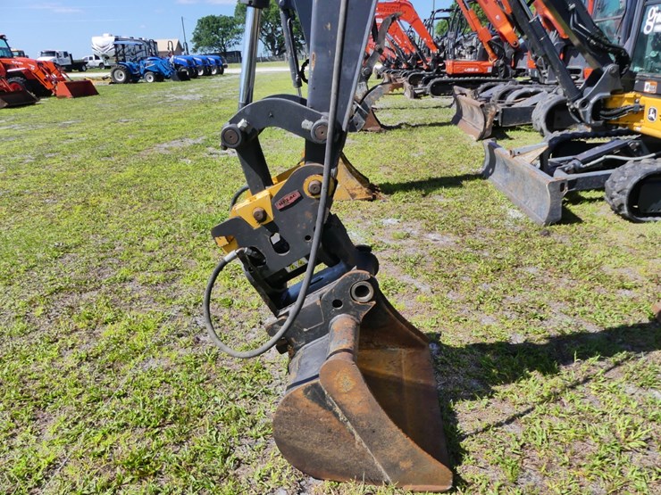 2019-deere-35g-image-9