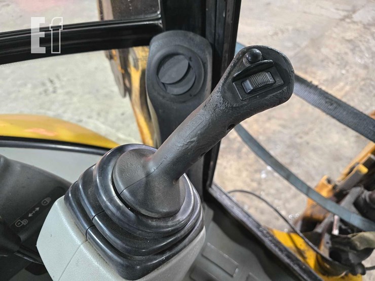 2006-caterpillar-420e-image-28