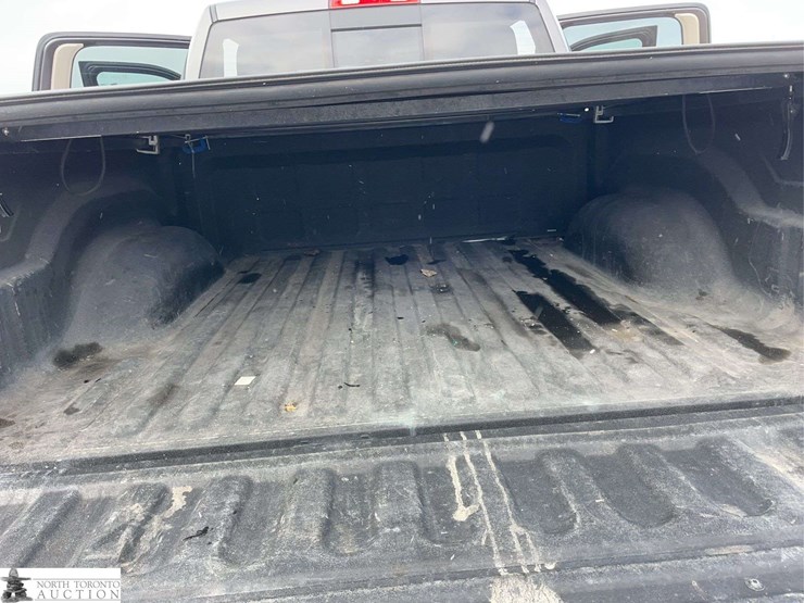 2017-dodge-1500-image-21