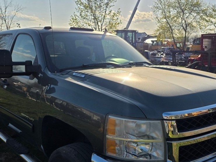 2011-chevrolet-2500-image-33