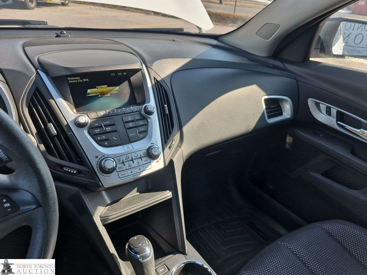 2016-chevrolet-equinox-ls-image-13