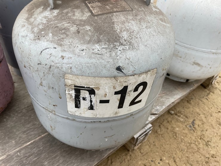 #3922-•-(7)-refrigerant-tanks-and-(1)-nitrogen/argon-tank-image-18