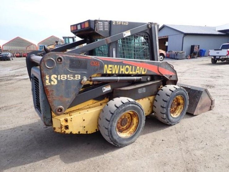 2005-new-holland-ls185b-image-5