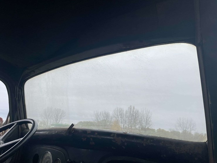 1935-ford-wrecker-image-68