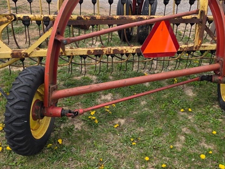 new-holland-258-image-11