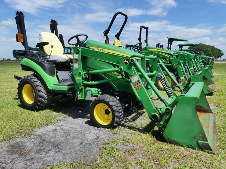 john-deere-1026r-image-1