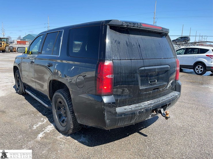2017-chevrolet-tahoe-image-7