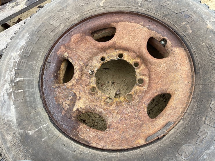 #3926-•-(6)-spare-rims-and-tires-image-10