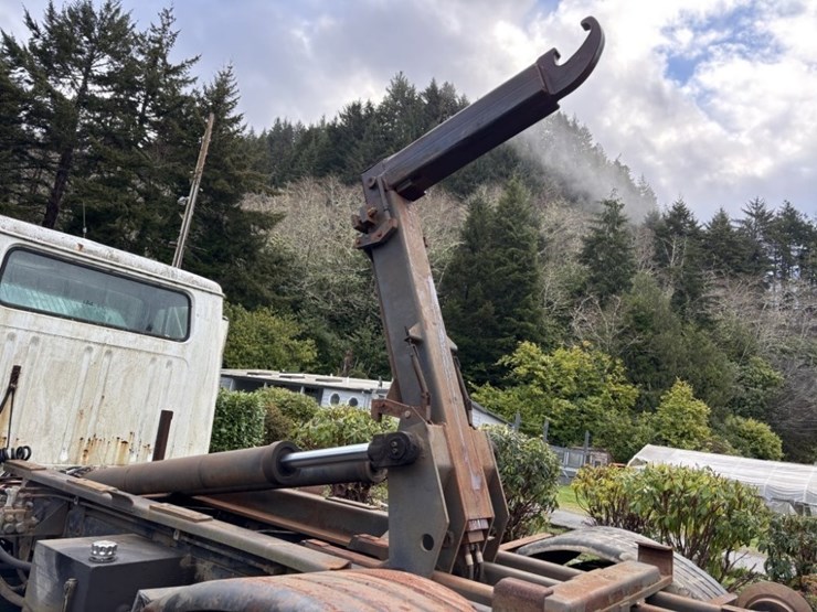 1991-international-4700-image-18