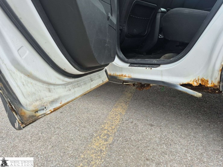 2013-chevrolet-equinox-image-27