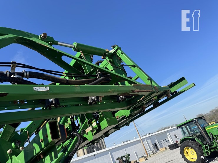 2017-john-deere-r4038-image-23