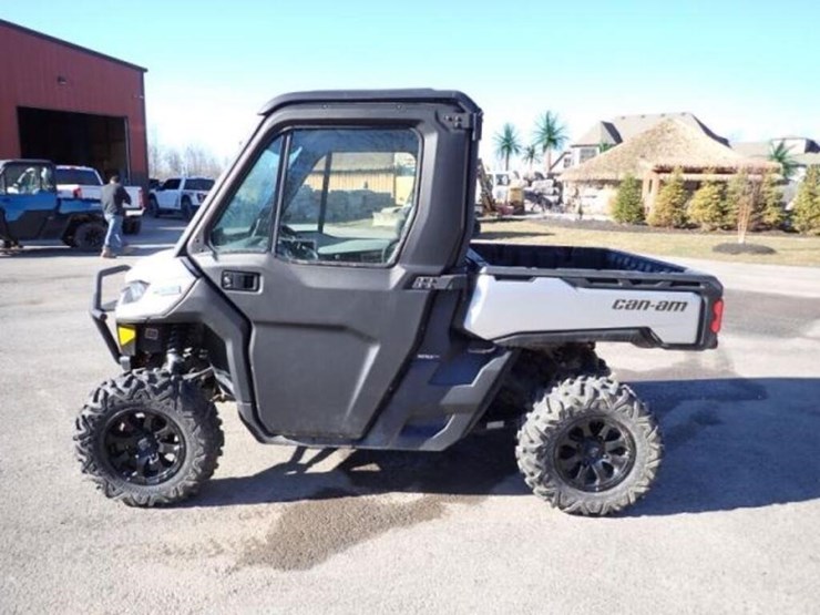 2021-can-am-defender-limited-hd10-4x4-side-by-side-image-8